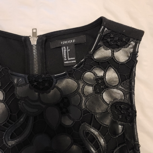 FOREVER21 BLACK DRESS - Picture 5 of 5